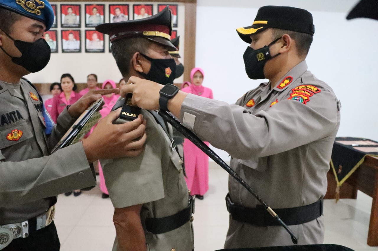 Kapolres Tanah Karo Pimpin Sertijab 2 Kapolsek