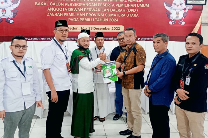 Gema Takbir, Doa dan Sholawat dari Mujahid Al-Washliyah Antarkan Dedi Iskandar Batubara Daftar DPD ke KPUD Sumut