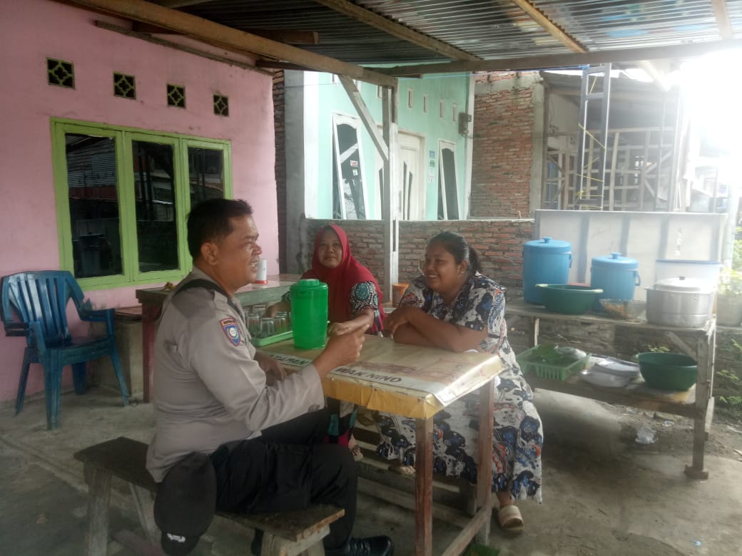 Jaga Situasi Kamtibmas, Personel Polsek Tanjungbalai Utara Sambangi Warga 