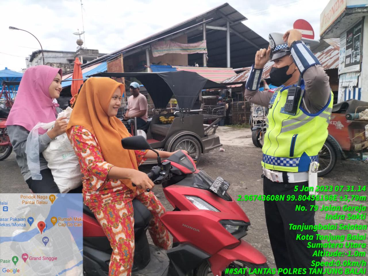 Sat Lantas Polres Tanjung Balai Tegur 20 Pengendara Yang Tidak Gunakan Helm SNI