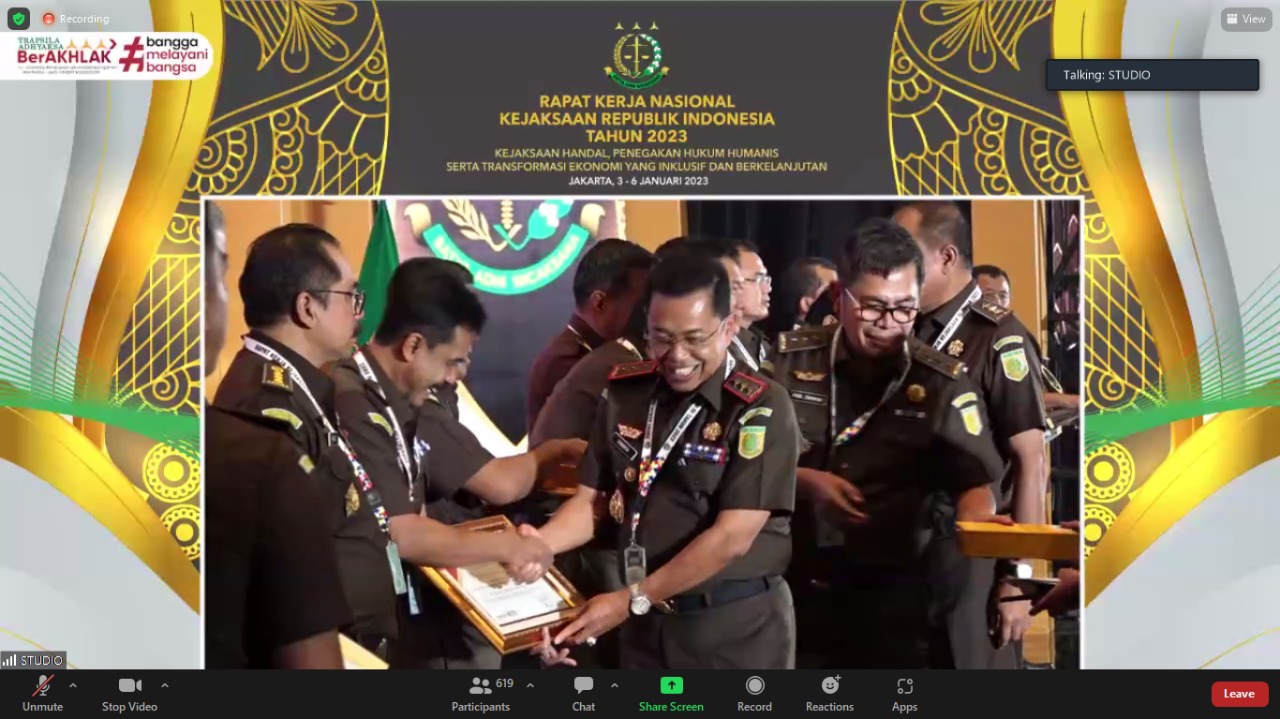 Kado Indah Awal Tahun, Kajari Langkat Juara II Nasional Dalam Penyelesaian Perkara Restoratif Justice