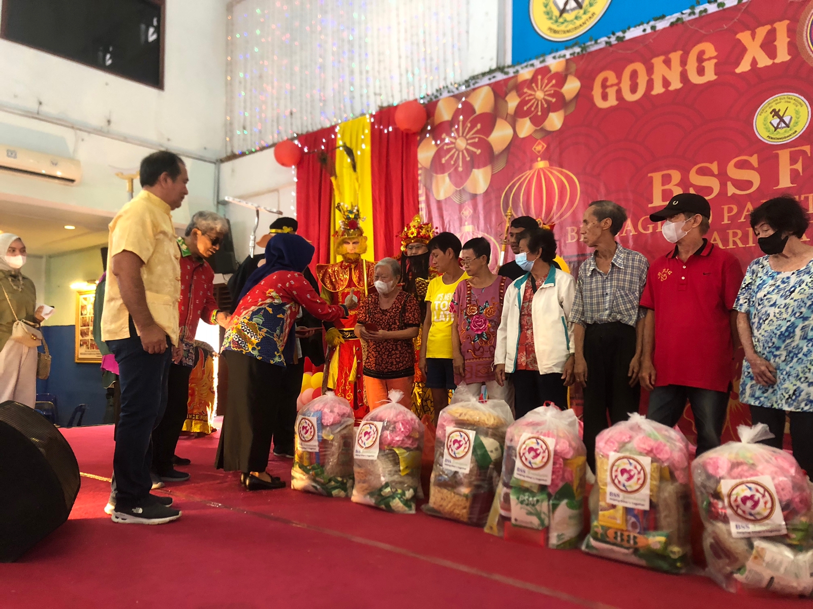 BSS Foundation Bagi 250 Paket Sembako