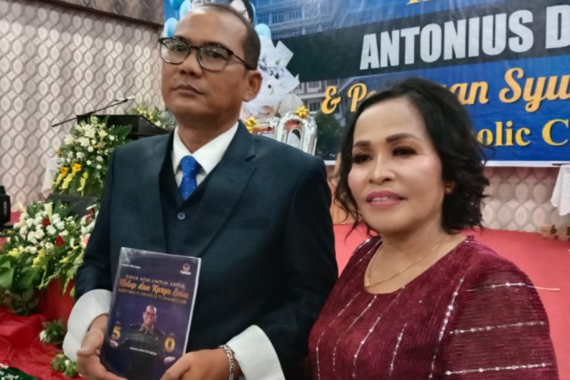 Antonius Tumanggor Luncurkan Buku ‘Saya Ada Untuk Anda,’ Kisah Si Tukang Parkir yang Jadi Anggota Dewan