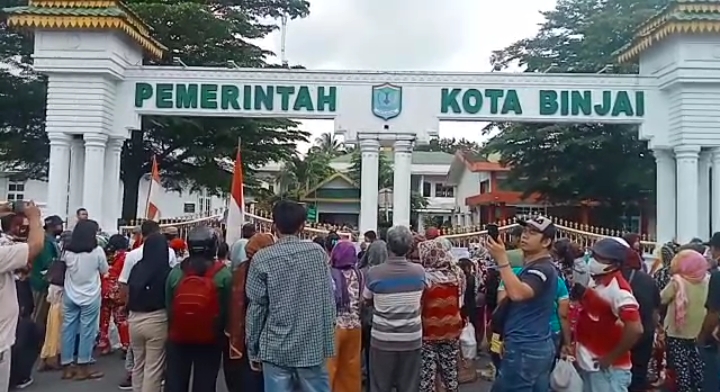 Kantor Walikota Binjai Di Demo Ratusan Warga Dusun Beguldah, Tanjung Manggusta Dan Namotembis 