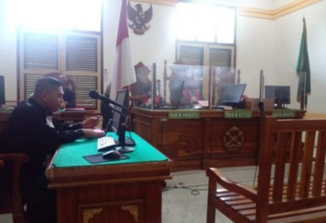 Gelapkan Mobil Rental Dituntut 2 Tahun, Terdakwa Minta Keringanan Hukuman