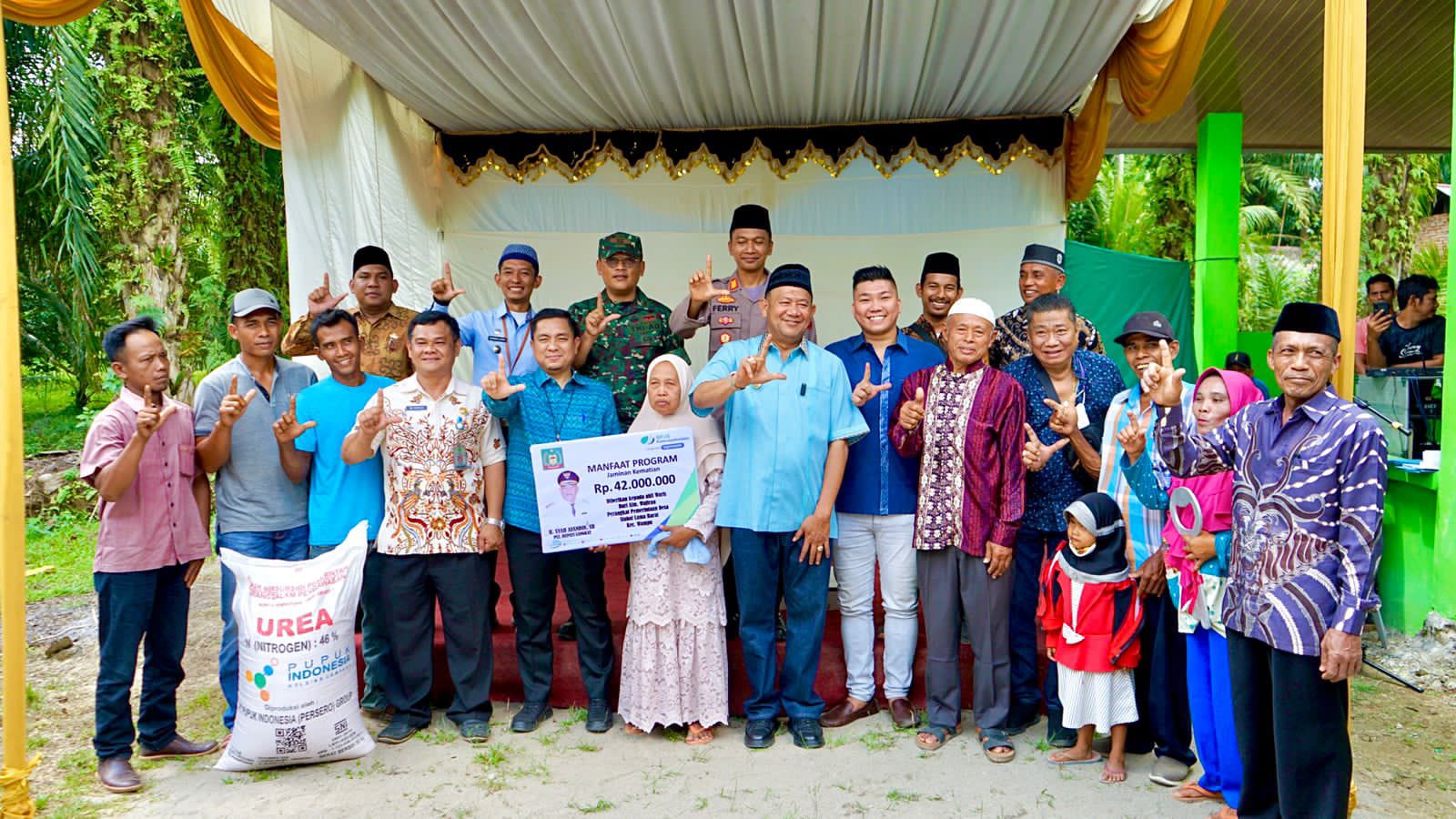 Syah Afandin Resmikan Masjid Al Falah Dan Serahkan Bantuan  Sama Kaum Duafa