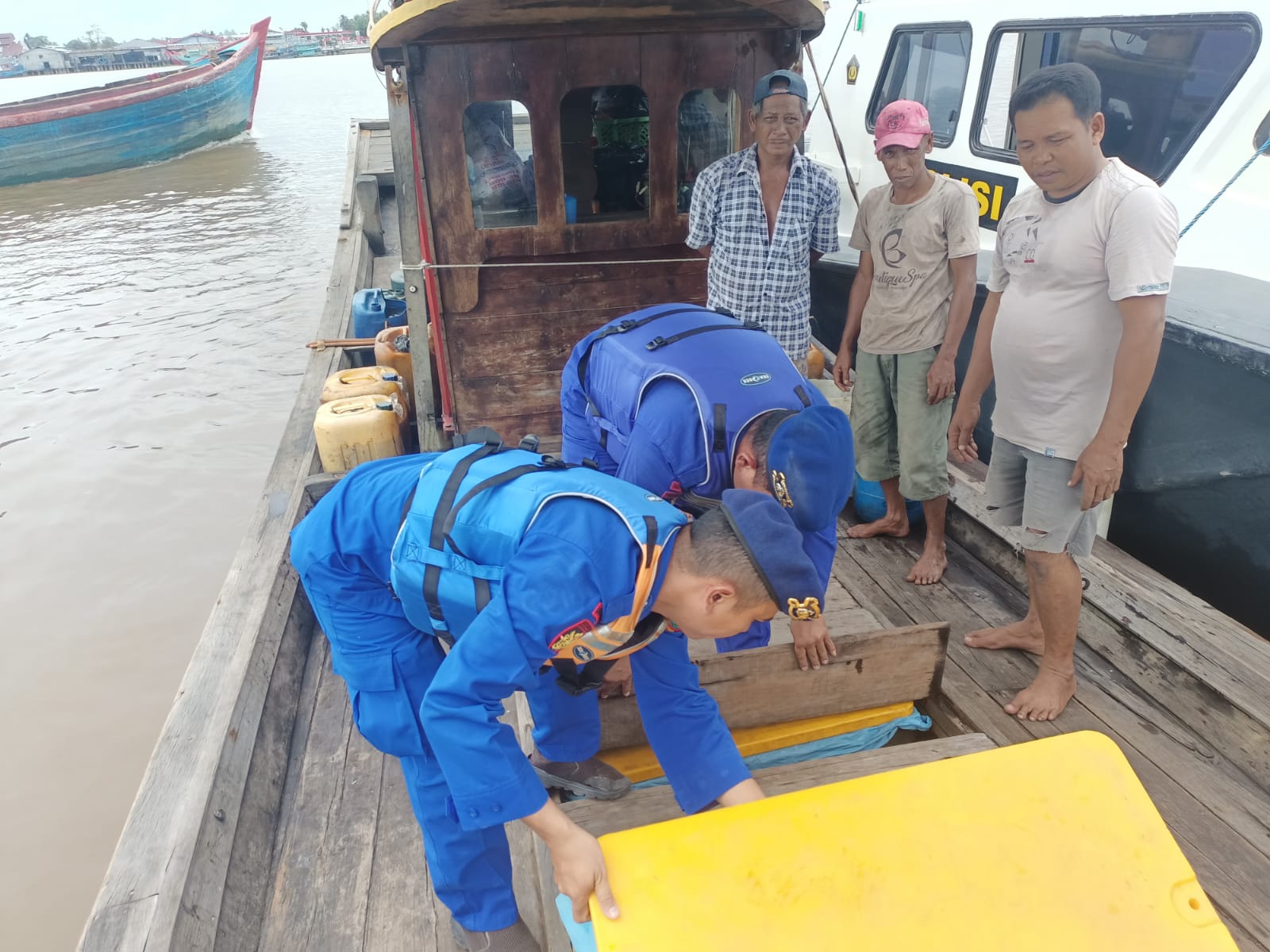 Sat Pol Airud Polres Tanjung Lakukan Patroli Guna Mencegah Masuknya Narkoba, Ballpres Dan PMI Ilegal 