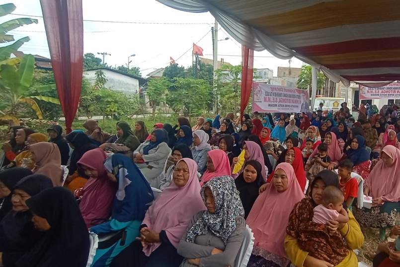 Warga menghadiri reses di Jalan Rawa Cangkuk 4, Kecamatan Medan Denai, Medan, Sabtu (11/2/2023).