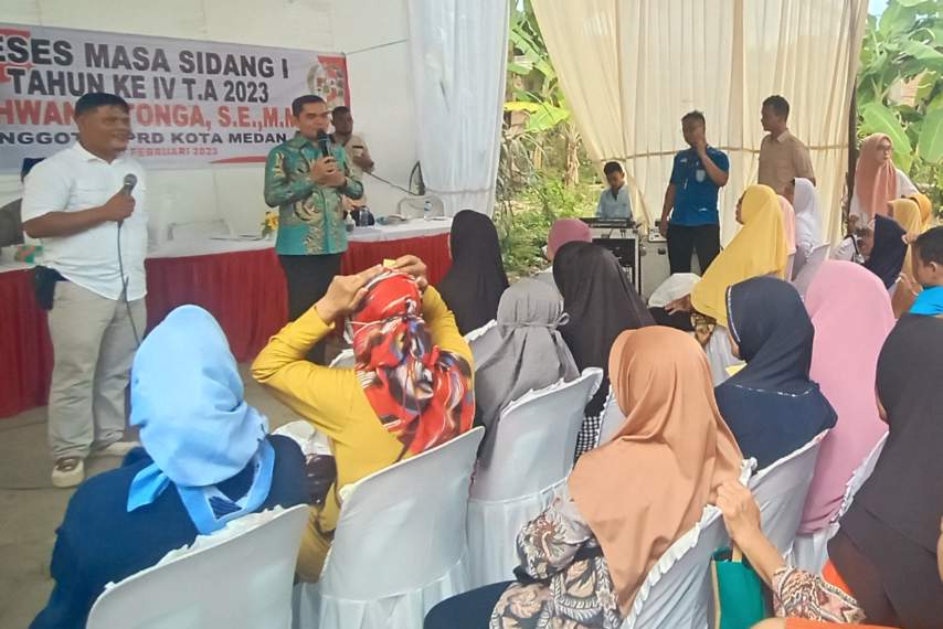H Ihwan Ritonga SE MM, saat reses di Jalan Rawa Cangkuk 4 Ujung, Kelurahan Tegal Sari Mandala 3, Kecamatan Medan Denai, Medan, Sabtu (11/2/2023).