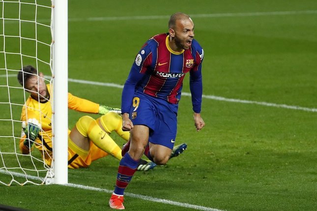 Eks Barcelona, Lord Martin Braithwaite Doyan Ayam Geprek Pedas Pakai Nasi!