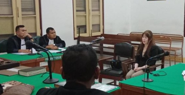 Tersandung UU ITE, Wanita Cantik  Dituntut 3 Tahun Penjara 