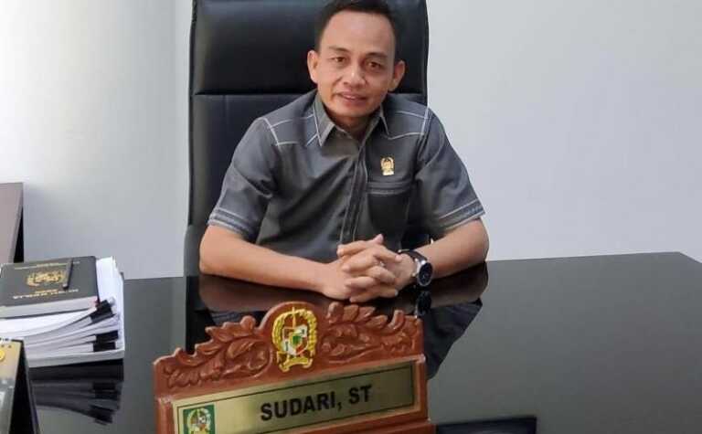 Ketua Komisi 2, Sudari ST.