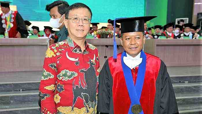Ketua DPRD Kota Medan Hadiri Acara Pengukuhan Guru Besar Tetap USU
