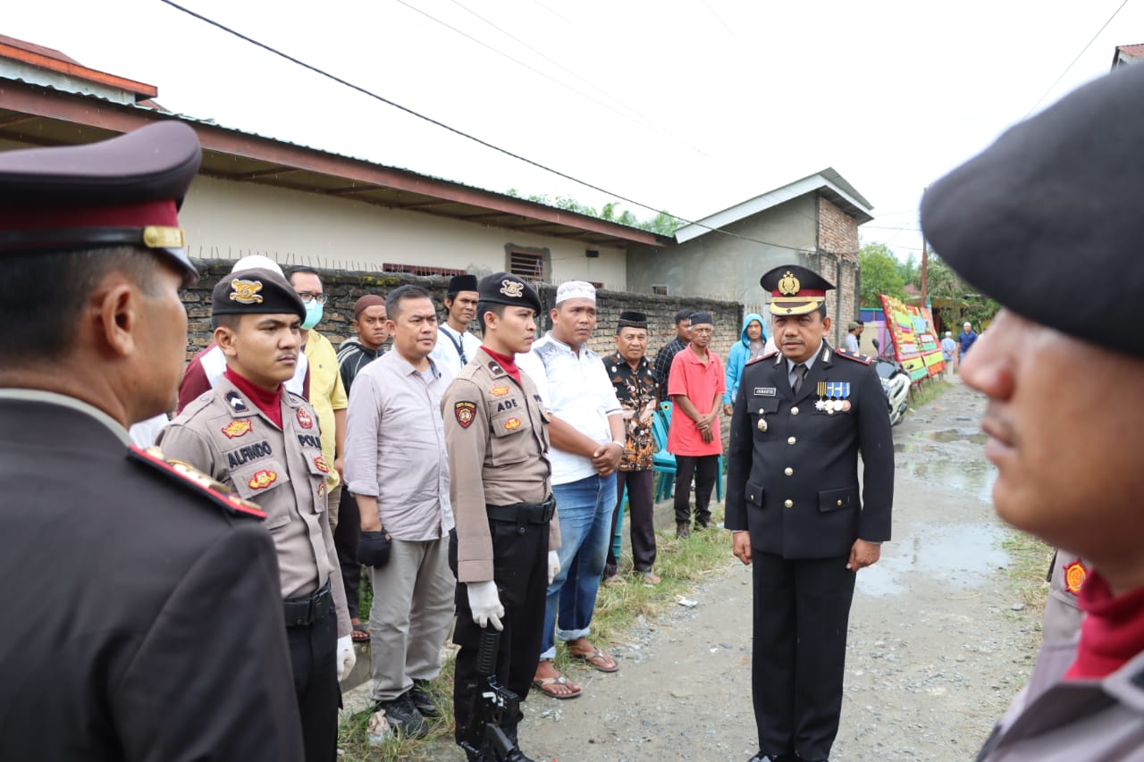 Wakapolres Tanjungbalai Pimpin Upacara Pemakaman Jenazah Bripka Joko Selamet 