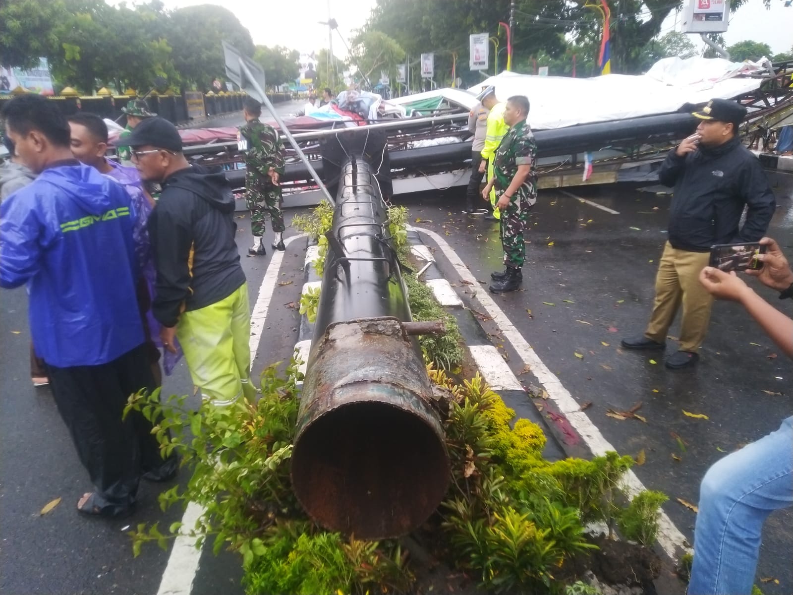 Kota Binjai Diterpa Angin Puting Beliung