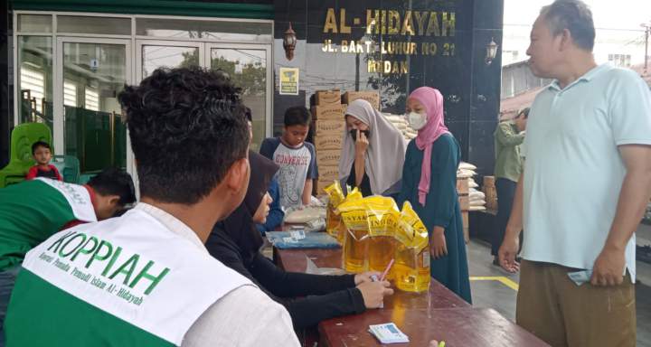 Jelang Ramadhan, Koordinator Wartawan DPRD Medan dengan KOPPIAH Gelar Bazaar Sembako