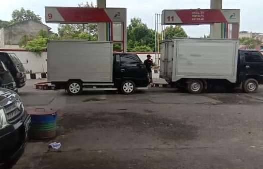 2 Mobil Box Milik Pengusaha Minyak Belawan Beli Solar Ke SPBU 14201147 