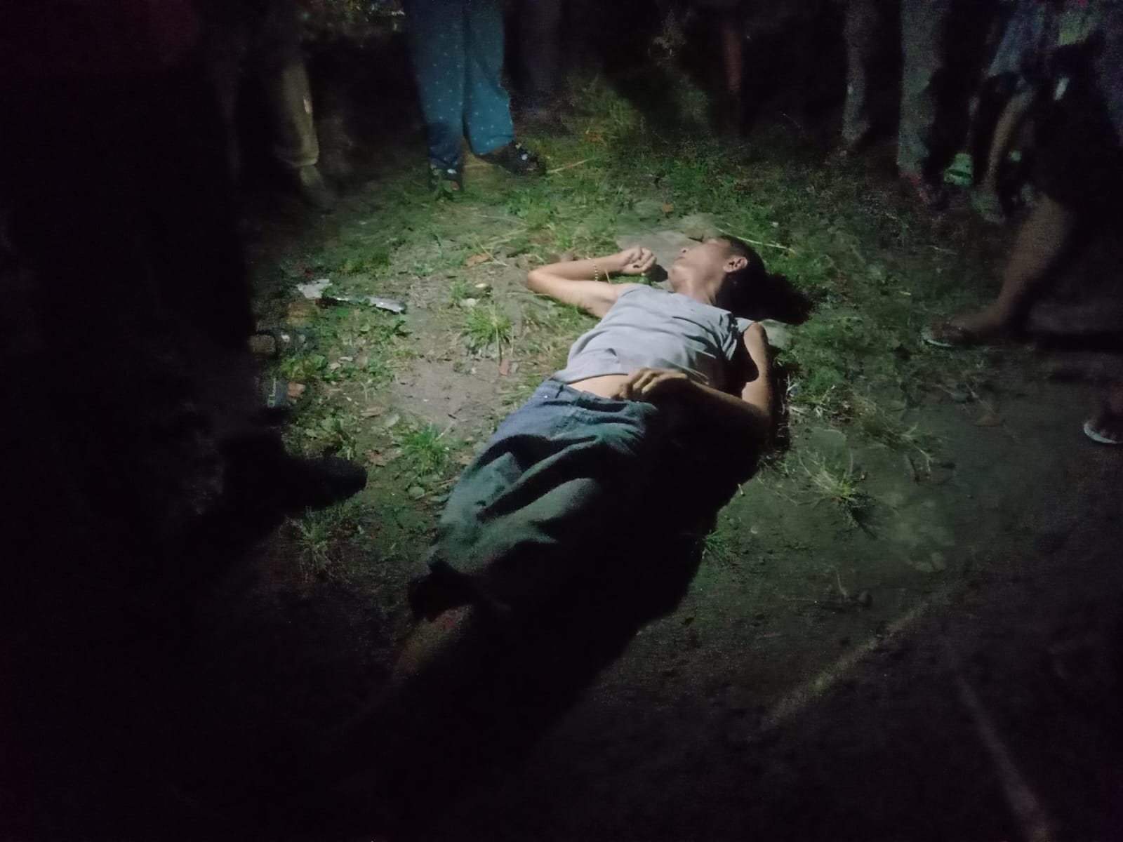 Seorang Pria Terbujur Kaku Didepan Kampus Stais