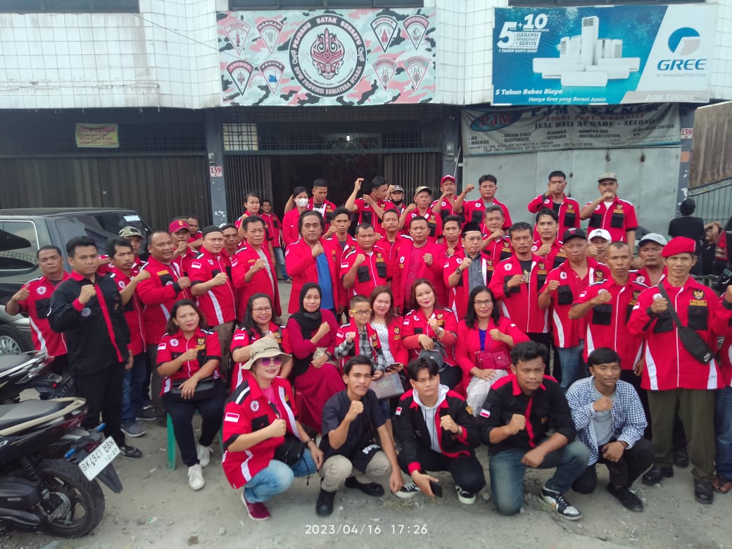 Kisah Toleransi Pejuang Batak Bersatu Rutin Bagikan Takjil Menjelang Ngabuburit 