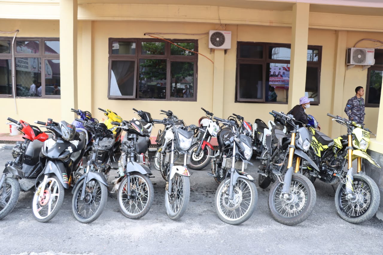 Kapolres Tanjungbalai Paparkan Pengungkapan Beberapa Kasus Hasil OPS Paket Tiba 2023 