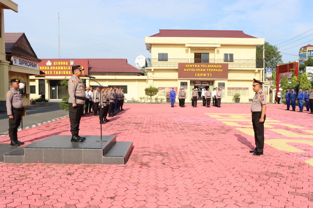 Kapolres Tanjung Balai Pimpin Upacara Kenaikan Pangkat
