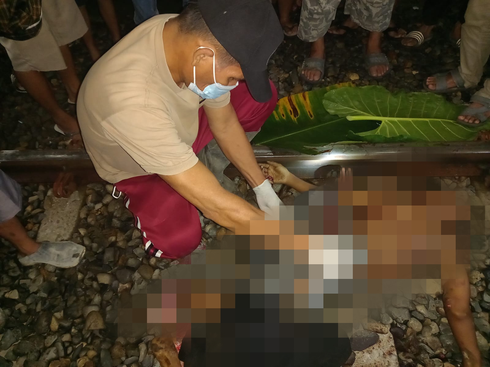 Dua Pelajar Tewas Ditabrak Kereta Api