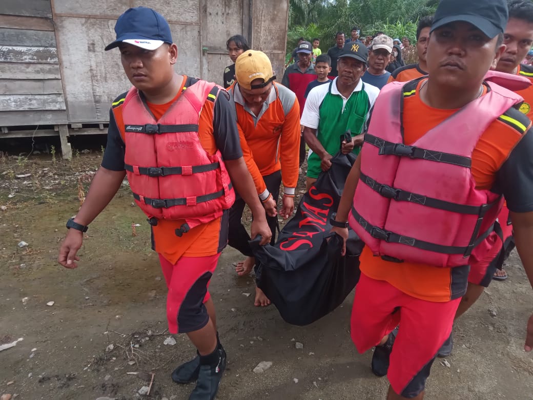 Akhirnya Jasad Wanita Yang Diterkam Buaya Berhasil Ditemukan 