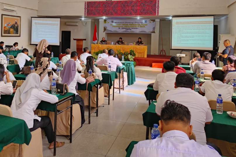 Kejaksaan Negeri Sibolga bemberikan penyuluhan hukum kepada Kepala dan Bendahara Desa.