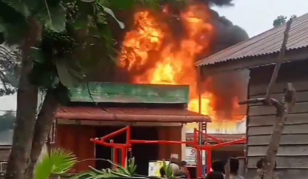 Pangkalan BBM Panai Hilir Terbakar