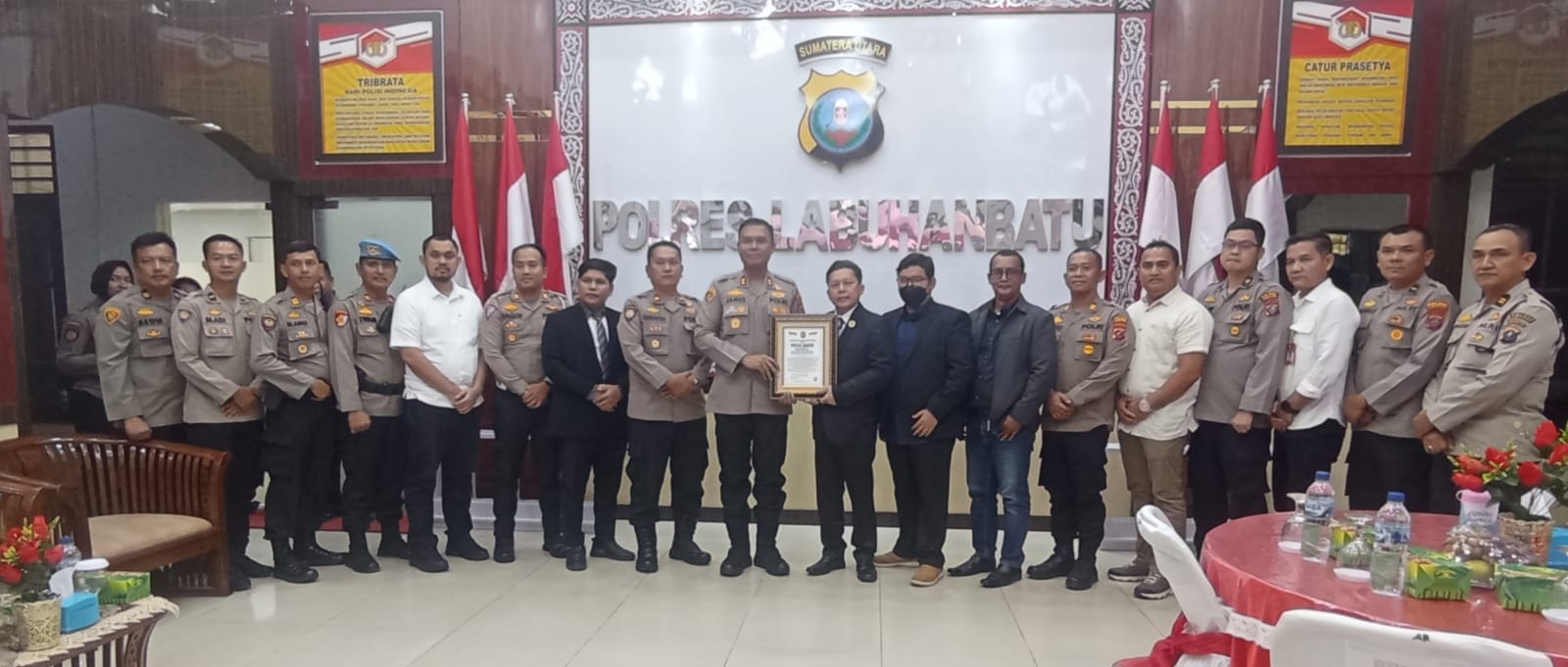 Apresiasi Jumat Curhat Program Favorit, Polres Labuhanbatu Terima Penghargaan Dari Lemkapi
