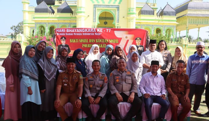 Polres Langkat Laksanakan Bakti Sosial Di Mesjid Azizi