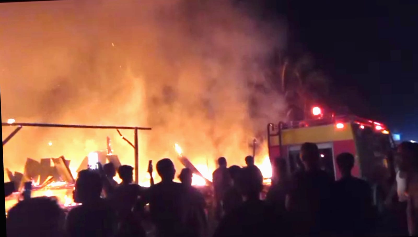Sijago Merah Mengamuk, 3 Rumah Semi Permanen Dilabura Hangus Terbakar
