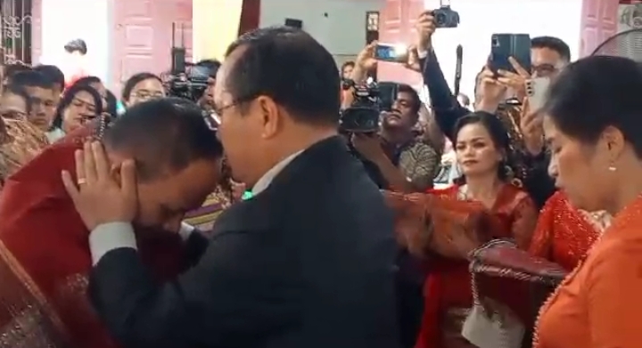 Ephorus HKBP Pimpin Ibadah Mameakkon  Batu Ojahan Dan Presmian GSM HKBP Sri Gunting