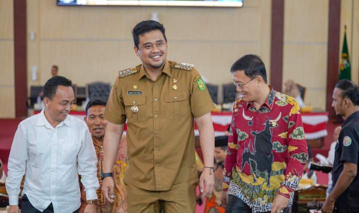 Di Paripurna DPRD Medan, Walikota Usulkan Kenaikan Honor Kepling