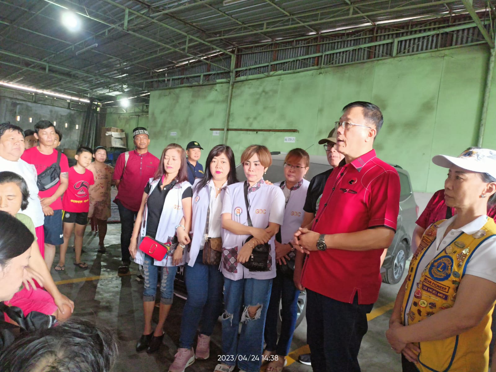 Hasyim Bersama Gold Dragon Community Beri Bantuan Kepada Korban Kebakaran di Jalan Pertempuran Pulo Brayan Kota