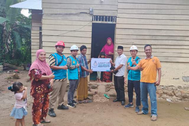 Tambah lagi, Program Light Up The Dream PLN Nyalakan Sambungan Listrik 24 Rumah di Sumatera Utara