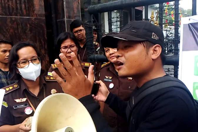 4 Pejabat BTN Tersangka Korupsi Rp39,5 M Belum Ditahan, Massa Garansi ‘Doakan’ Kejatisu
