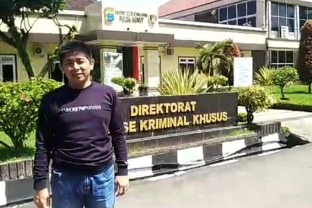 Gery Sutjipto saat membuat laporan ke Polda Sumut.