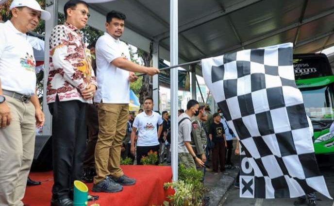 Dampingi Walikota Medan Bobby, Hasyim Lepas Mudik Gratis Bareng Pemko Medan