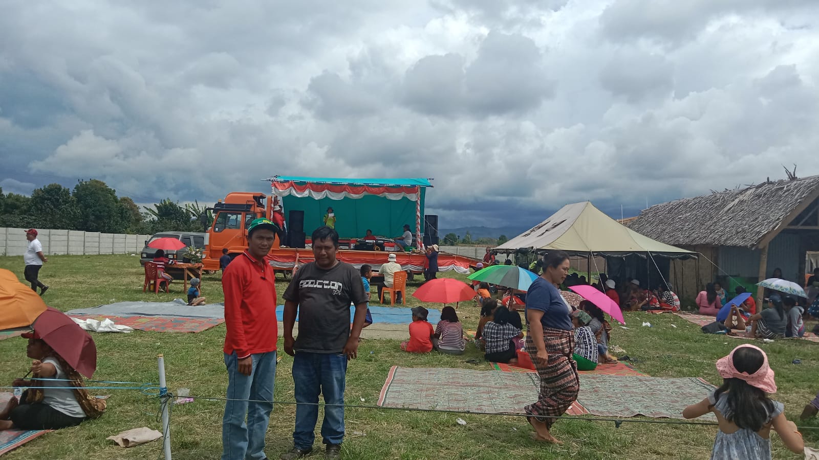 Warga Kacaribu Menggelar Perlombaan Tradisional 