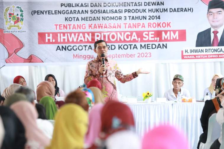 Sosialiasi Perda KTR, Ihwan Ritonga Ingatkan Orang Tua Jangan Merokok di Area Sekolah