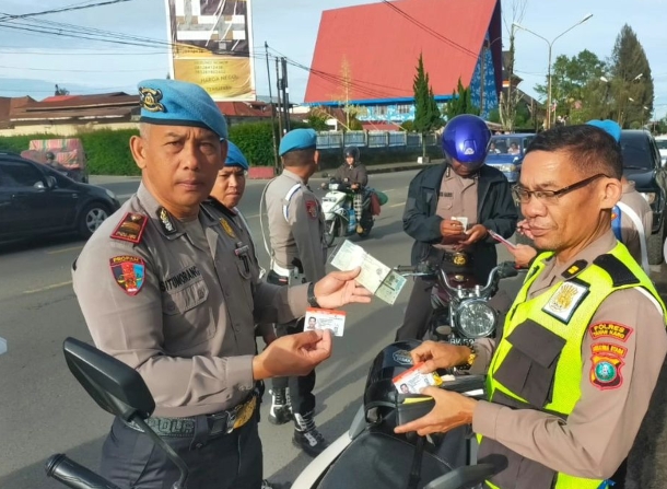 Ops Zebra Toba 2023, Sipropam Polres Tanah Karo Laksanakan Gaktibplin Personil