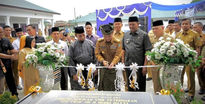 Plt Bupati Langkat bersama Pj Gubernur Sumut Hadiri Peresmian SMK Peternakan Prof DR H Mohd Hatta