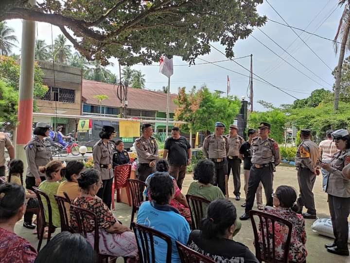 Polres Tanah Karo Berikan Fasilitas Trauma Healing Bagi Korban Kebakaran di Lau Baleng