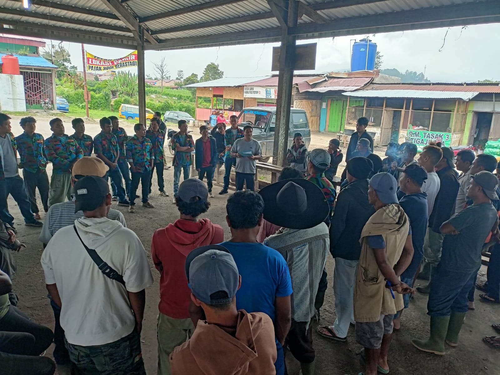 Melalui PUK Pajak Roga, PC.F.SPTI-KSPS Melakukan Penyuluhan 