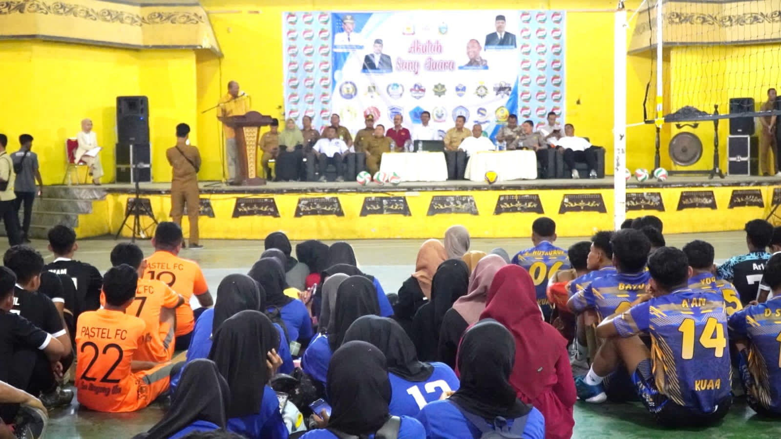 Syah Afandin Buka Turnamen Volly Antar Pelajar SMA/SMK Negeri dan Swasta