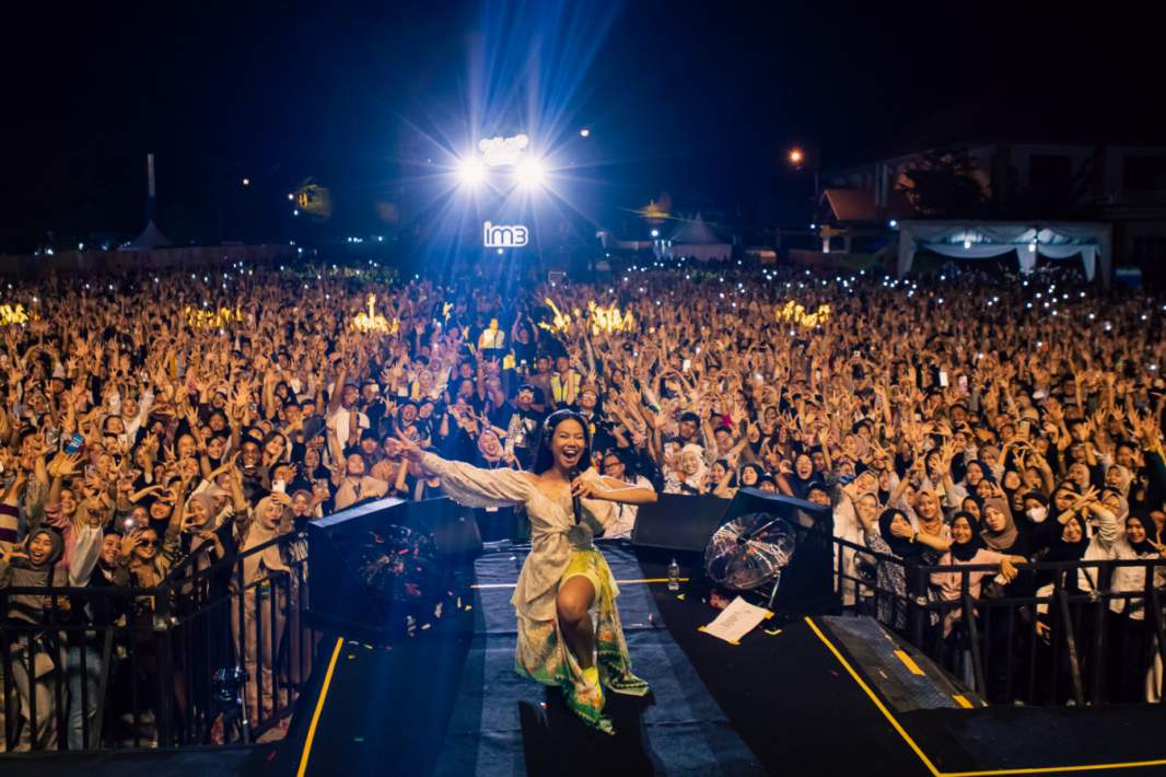 IM3 Gelar Konser Collabonation Tour Bandar Lampung, Kampanyekan ‘Selalu Nyambung dengan Sinyal IM3’
