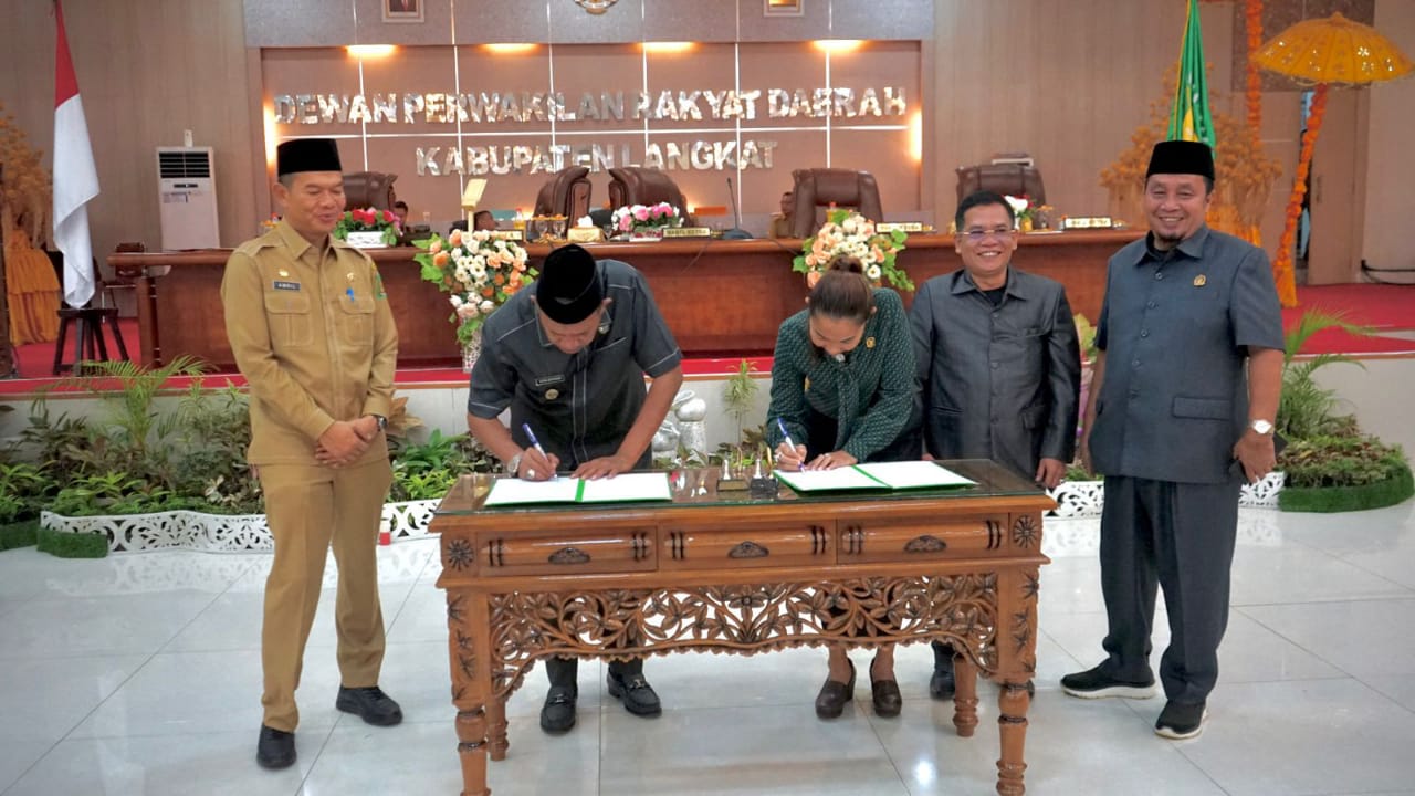 Syah Afandin Sampaikan Ranperda APBD Langkat 2024