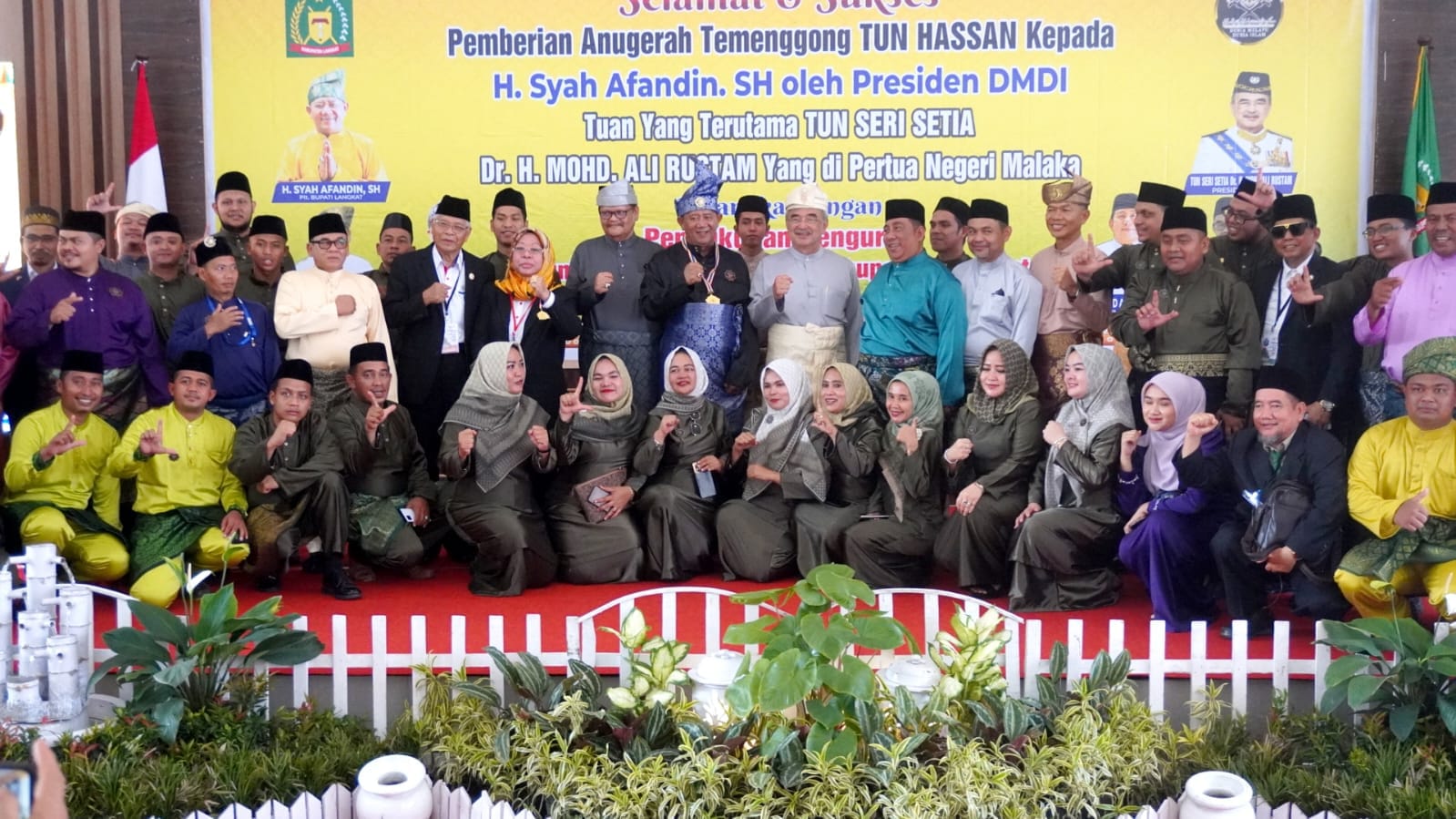 Syah Afandin Dianugerahi Temenggong Tun Hassan