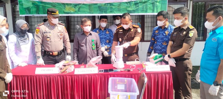 Cabjari Pangkalan Brandan Musnahkan Barang Bukti 